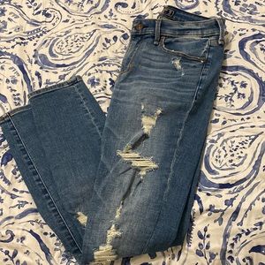 Worn 1x Abercrombie & Fitch Mid rise Super Skinny Destroyed Jeans- size 27 short